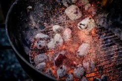 BlackSellig Beach Kokosbriketts 10 Kg -Rosle Grills Geschaft 17148 Black Sellig Beach Briketts Glut