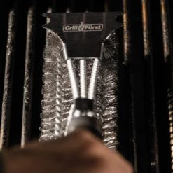 Grillfürst Reinigungsset Für Edelstahlgrills Mit Edelstahl Grillbürste Inkl. Schaber, Grillreiniger Spezial Lösung Und Power-Schaumreiniger -Rosle Grills Geschaft 19 045 Grillfuerst Grillbuerste 07 V2 1