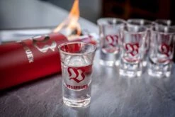 Vegefeuer Kräuter-Likör - Premium Liqueur - 55% - 700ml -Rosle Grills Geschaft 19386 Vegefeuer Glaeser Set