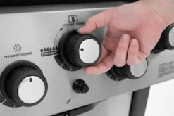 Broil King Sovereign 390 Gasgrill Inkl. Drehspieß + Grillfürst Fettschiene 26 Broil King Sovereign 390 Gasgrill Inkl. Drehspieß + Grillfürst Fettschiene -Rosle Grills Geschaft 21507 Broil King Sovereign Bedienelemente