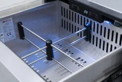 BULL Premium Outdoor Schubladen-Kühlschrank Mit LED Kontrollpanel, IPX4 Spritzwassergeschützt -Rosle Grills Geschaft 22280 BULL Premium Kuehlschrank LED Bele 7 1613487089
