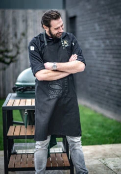 Big Green Egg Canvas Grillschürze -Rosle Grills Geschaft Big Green Egg Canvas Schuerze Lifestyle