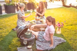 Big Green Egg MiniMax Keramikgrill Mit EGG Carrier Inkl. Zubehörpaket Mit Looftlighter -Rosle Grills Geschaft Big Green Egg MiniMax Campinggrill