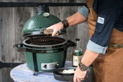 Big Green Egg MiniMax Keramikgrill Mit EGG Carrier -Rosle Grills Geschaft Big Green Egg MiniMax Tischgrill Kompakt 1