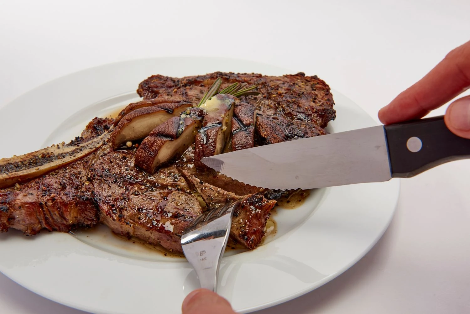 Broil King Steakmesser Mit Wellenschliff / 4er Set 1 Broil King Steakmesser Mit Wellenschliff / 4er Set