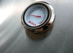 BULL Plancha Grill - Gasgrill -Rosle Grills Geschaft Bull Plancha Griddle Grillstation Thermometer Detail 73008CEBU 3 1624532633