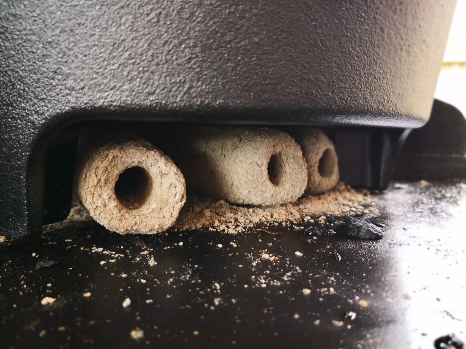 Grillfürst Dutch Oven Set BBQ Edition DO9 - X-DEAL Inkl. Tragetasche / Aufbewahrungstasche, Gusseisen Pflege Und Deckelheber 10 Grillfürst Dutch Oven Set BBQ Edition DO9 - X-DEAL Inkl. Tragetasche / Aufbewahrungstasche, Gusseisen Pflege Und Deckelheber – Bild 10