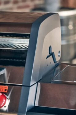 Enders Gasgrill Monroe Pro 4 SIK Turbo -Rosle Grills Geschaft Enders Gasgrill Monroe Pro 4 SIK Turbo Deckel Seitenteile