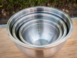 Grillfürst BBQ 3er Edelstahlschüssel Set Mit Glasdeckel -Rosle Grills Geschaft Grillfuerst BBQ Edelstahlschuessel Set ineinander stapelbar