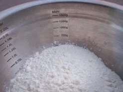 Grillfürst BBQ 3er Edelstahlschüssel Set Mit Glasdeckel -Rosle Grills Geschaft Grillfuerst BBQ Edelststahlschuesseln mit Skala