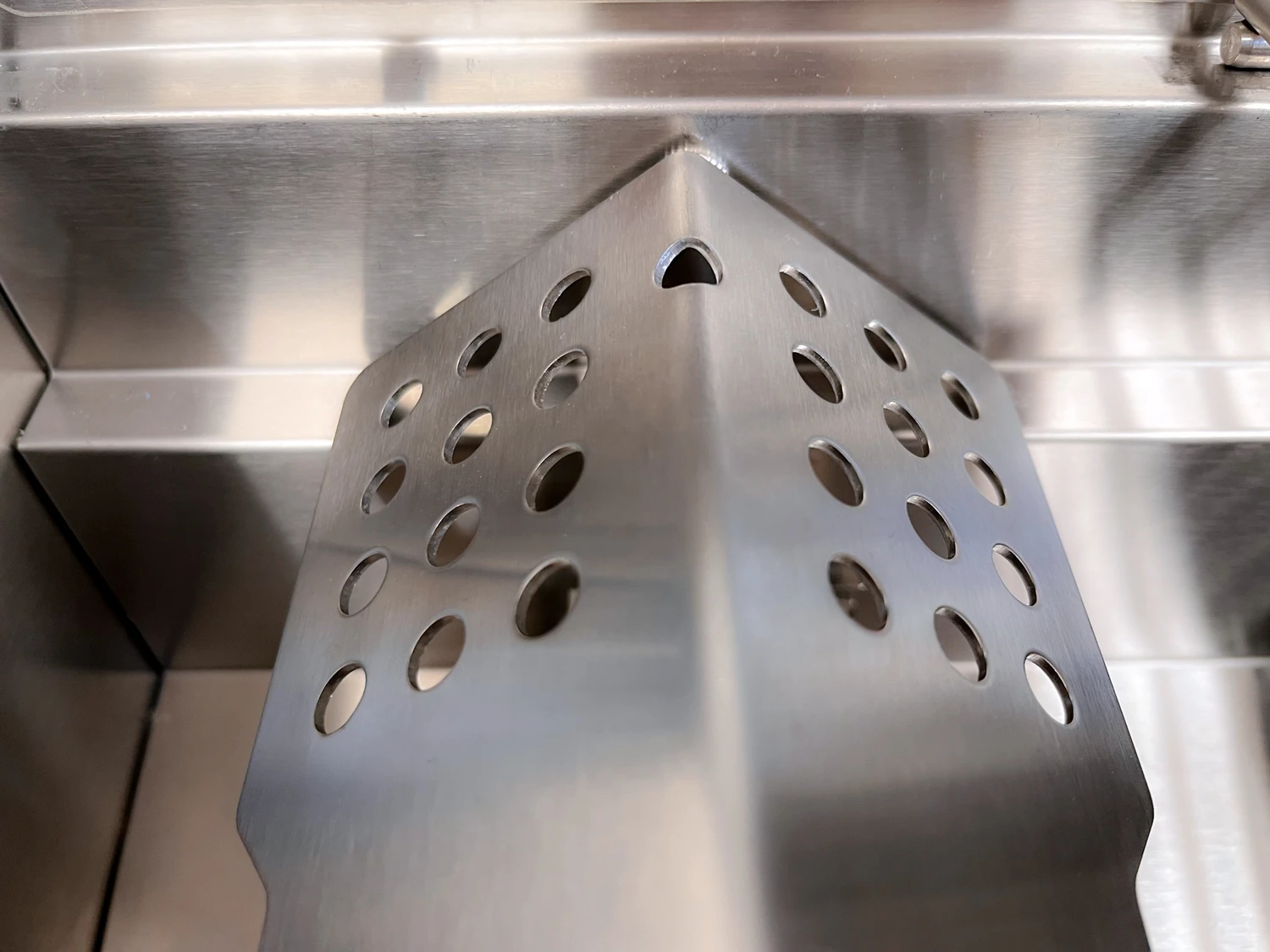 Grillfürst G201E 2-Brenner Gasgrill Portabel V2 - Wohnmobilgrill - 30mbar (EU-Gasgrill) 7 Grillfürst G201E 2-Brenner Gasgrill Portabel V2 - Wohnmobilgrill - 30mbar (EU-Gasgrill) – Bild 7