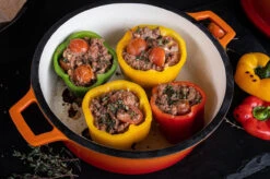 Grillfürst Emaillierter Dutch Oven Ohne Füsse DO7,5 - Orange 9 Grillfürst Emaillierter Dutch Oven Ohne Füsse DO7,5 - Orange -Rosle Grills Geschaft Grillfuerst Dutch Oven farbig Beispiel DO7 5 orange Mood Paprika