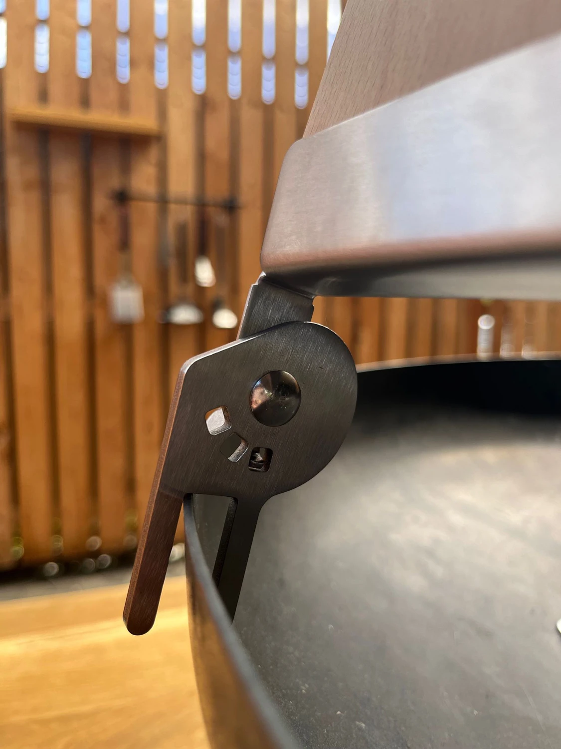 Grillfürst Flammlachsbrett Buche 19 X 50 Cm Schraub-Variante - Mit Optimierter Halterung 6 Grillfürst Flammlachsbrett Buche 19 X 50 Cm Schraub-Variante - Mit Optimierter Halterung – Bild 6