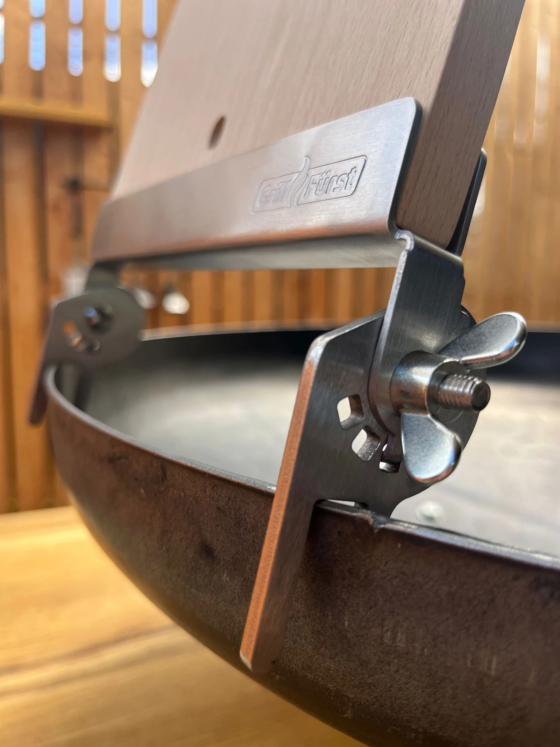 Grillfürst Flammlachsbrett Buche 19 X 50 Cm Schraub-Variante - Mit Optimierter Halterung 1 Grillfürst Flammlachsbrett Buche 19 X 50 Cm Schraub-Variante - Mit Optimierter Halterung