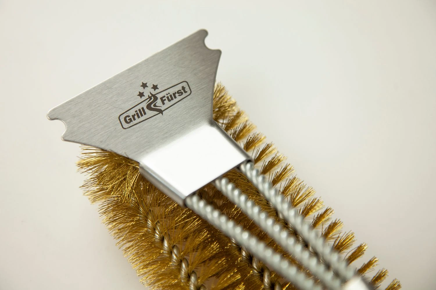 Grillfürst Grillbürste Messing Für Gusseisen Roste, Mit Langem 3-fach Bürstenkopf Und Schaber 1 Grillfürst Grillbürste Messing Für Gusseisen Roste, Mit Langem 3-fach Bürstenkopf Und Schaber