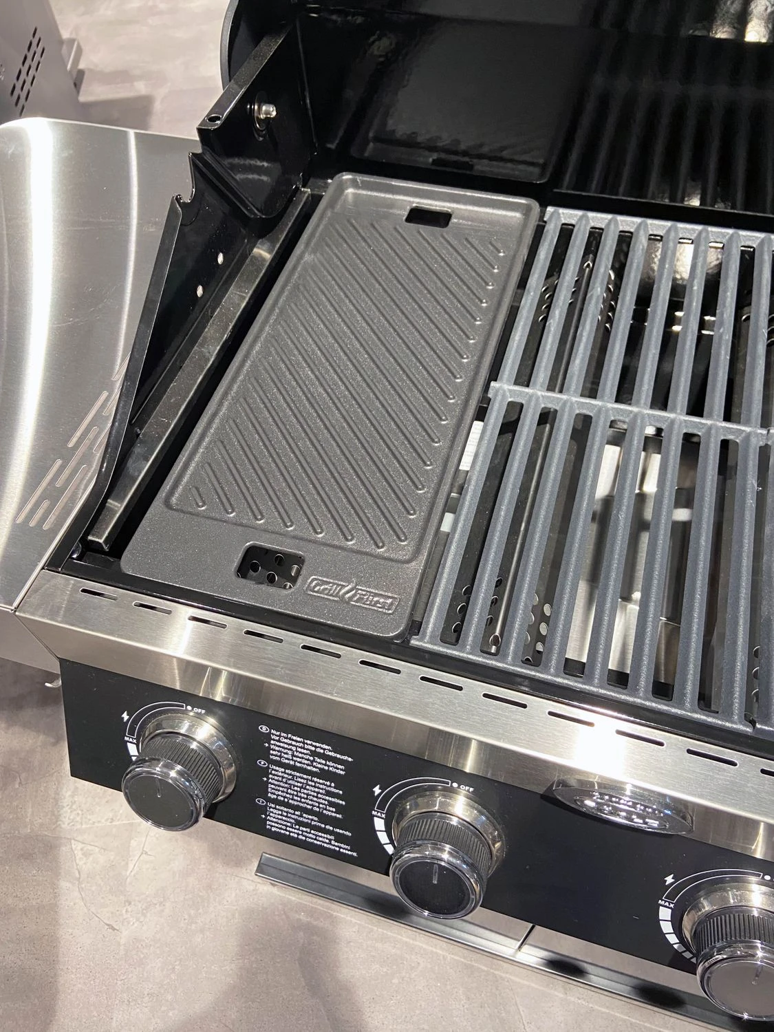 Grillfürst Grillplatte Gusseisen Für Videro G3/G3-S Und G4/G4-S Bis Modell 2020, Auch Für G2-S Vario+ Und G3-S Vario+ Geeignet, 44,5 X 19,2 Cm 1 Grillfürst Grillplatte Gusseisen Für Videro G3/G3-S Und G4/G4-S Bis Modell 2020, Auch Für G2-S Vario+ Und G3-S Vario+ Geeignet, 44,5 X 19,2 Cm