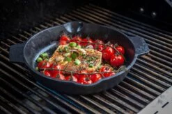 Grillfürst Gusseisenpfanne Mit 2 Griffen Ø 25 Cm - X-DEAL Inkl. Hähnchenbräter / Hähnchenhalter Gusseisen 11 Grillfürst Gusseisenpfanne Mit 2 Griffen Ø 25 Cm - X-DEAL Inkl. Hähnchenbräter / Hähnchenhalter Gusseisen -Rosle Grills Geschaft Grillfuerst Gusseisen Pfanne Griffe 25cm 16 081