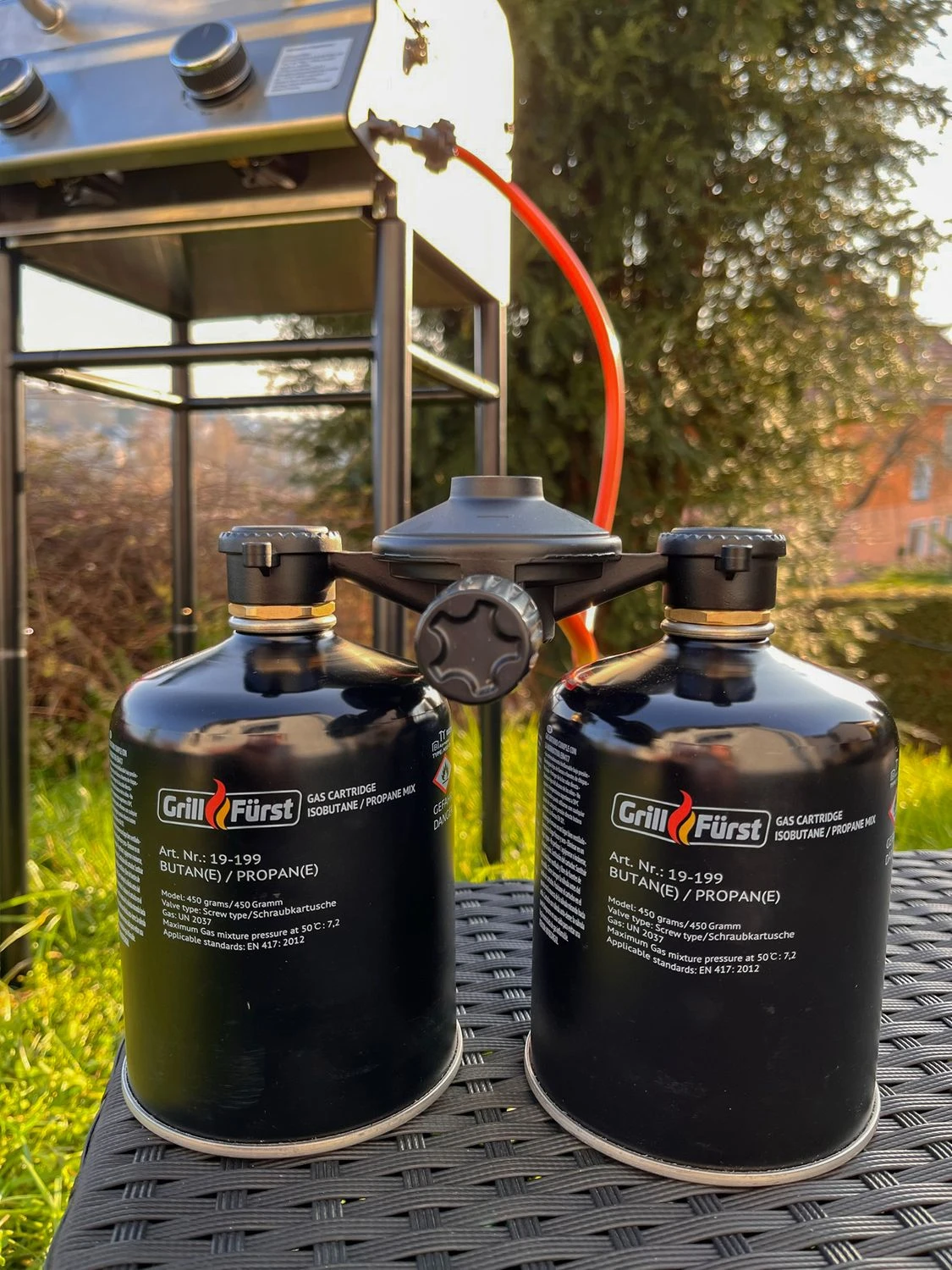 Grillfürst Kombi Kartuschen-Druckregler 30 Mbar - Für Den Anschluss Von 2 Gaskartuschen 4 Grillfürst Kombi Kartuschen-Druckregler 30 Mbar - Für Den Anschluss Von 2 Gaskartuschen – Bild 4