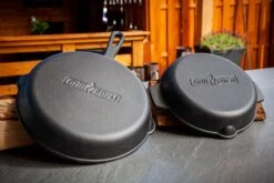 Grillfürst Gusseisenpfanne Mit 2 Griffen Ø 30 Cm Für Weber GBS -Rosle Grills Geschaft Grillfuerst Pfannen Rueckseite 2 2 1