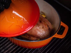 Grillfürst Dutch Oven Sternentöpfchen / Gusseisen Bräter - Emailliert - XL - Orange -Rosle Grills Geschaft Grillfuerst Sternentoepfchen orange XL Haehnchen Braeter