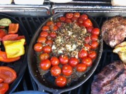 Napoleon Gusseisenpfanne Mit Untersetzer -Rosle Grills Geschaft Gusspfanne mit Schafskaese