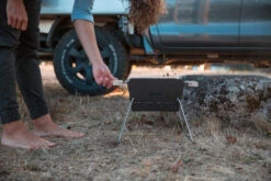 Knister Grill Small - Holzkohle Kompaktgrill -Rosle Grills Geschaft Knister Grill Campinggrill Beine Wiese