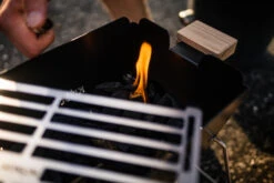 Knister Grill Original - Ausziehbarer Holzkohle Kompaktgrill -Rosle Grills Geschaft Knister Grill anzuenden
