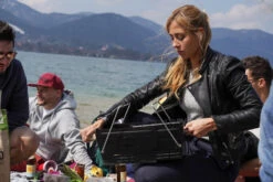 Knister Grill Original - Ausziehbarer Holzkohle Kompaktgrill -Rosle Grills Geschaft Knister Grill auseinanderziehen