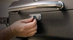 Masterbuilt Tragbarer Holzkohlegrill -Rosle Grills Geschaft Masterbuilt tragbarer Holzkohlegrill Deckel fest verschliessbar 3