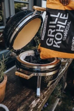 Monolith ICON Black Keramikgrill Tischgrill Inkl. Gestell -Rosle Grills Geschaft Monolith Icon Holzkohle befuellen