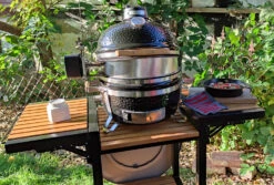 Monolith ICON / Junior Rotisserie / Drehspieß Set -Rosle Grills Geschaft Monolith Rotisserie ICON Drehspiesseinsatz montiert