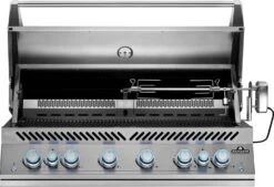 Napoleon 700-Series 44" BIG44 Edelstahl Einbaugrill Inkl. Drehspieß - Modell 2023 -Rosle Grills Geschaft Napoleon Einbaugrill BIG44 Rotisserie rechts