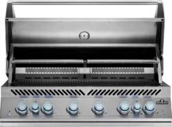 Napoleon 700-Series 44" BIG44 Edelstahl Einbaugrill Inkl. Drehspieß - Modell 2023 -Rosle Grills Geschaft Napoleon Einbaugrill BIG44 Warmhalterost vorne