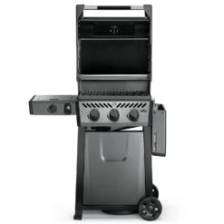 Napoleon Freestyle 365 Gasgrill, Graphit - Mit Seitenbrenner - Modell 2023 - X-DEAL Inkl. Drehspiess -Rosle Grills Geschaft Napoleon Freestyle 365 SB front Seite abgeklappt 1