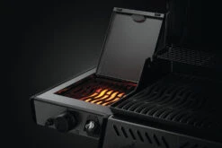Napoleon Freestyle 365 Gasgrill, Graphit - Mit Sizzle Zone - Modell 2023 -Rosle Grills Geschaft Napoleon Freestyle Sizzle Zone Infrarotbrenner Seitenablage