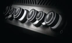 Napoleon Rogue SE 525 Gasgrill - All-black - Mit Sizzle Zone Und Heckbrenner - Grillfürst Edition Inkl. Abdeckhaube Im Karton + Gussplatte - Modell 2022 -Rosle Grills Geschaft Napoleon Gasgrill SE525 Drehregler beleuchtet 3