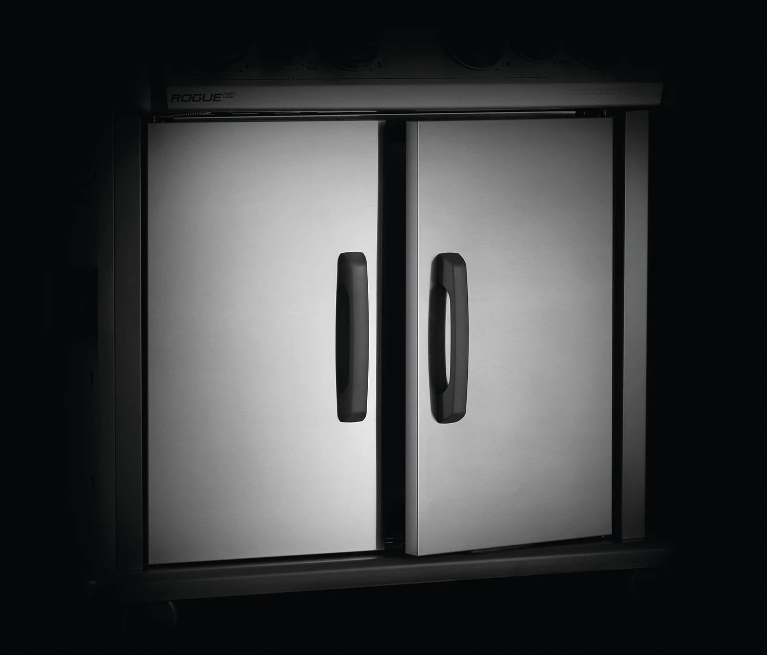 Napoleon Rogue SE 525 Edelstahl Gasgrill Mit Sizzle Zone Und Heckbrenner - SMART Deal Inkl. Grillfürst Grill Control - Modell 2023 13 Napoleon Rogue SE 525 Edelstahl Gasgrill Mit Sizzle Zone Und Heckbrenner - SMART Deal Inkl. Grillfürst Grill Control - Modell 2023 – Bild 13