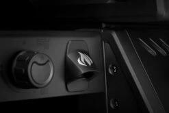 Napoleon Phantom Freestyle 425 Gasgrill, Mattschwarz - Mit Sizzle Zone Und Tür - Modell 2023 -Rosle Grills Geschaft Napoleon Phantom Freestyle F425DSIBPK PHM Detail Bottle Opener