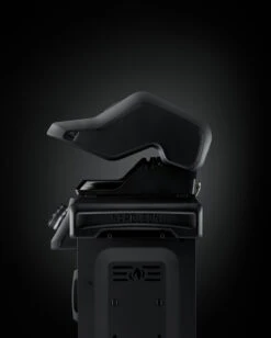 Napoleon Phantom Rogue SE 425 Gasgrill, Mattschwarz Mit Sizzle Zone Und Heckbrenner - Modell 2023 30 Napoleon Phantom Rogue SE 425 Gasgrill, Mattschwarz Mit Sizzle Zone Und Heckbrenner - Modell 2023 -Rosle Grills Geschaft Napoleon Phantom Rogue RSE425SIBK 1PHM Detail Lid