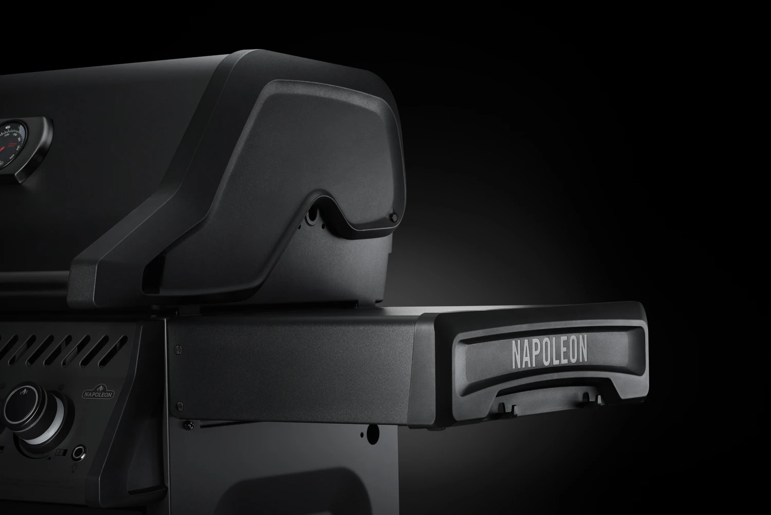 Napoleon Phantom Rogue SE 425 Gasgrill, Mattschwarz Mit Sizzle Zone Und Heckbrenner - Modell 2023 7 Napoleon Phantom Rogue SE 425 Gasgrill, Mattschwarz Mit Sizzle Zone Und Heckbrenner - Modell 2023 – Bild 7