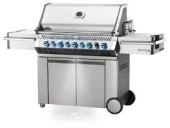 Napoleon Prestige Pro 665-3 Edelstahl Gasgrill Inkl. Drehspieß - X-DEAL Inkl. Napoleon TravelQ PRO285 Kompakt Gasgrill 22 Napoleon Prestige Pro 665-3 Edelstahl Gasgrill Inkl. Drehspieß - X-DEAL Inkl. Napoleon TravelQ PRO285 Kompakt Gasgrill -Rosle Grills Geschaft Napoleon Prestige Pro 665 Edelstahl Gasgrill side 3