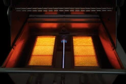 Napoleon Prestige Pro 825-3 Edelstahl Gasgrill Inkl. Drehspieß Und Bodenbeleuchtung - Modell 2023 - SMART Deal Inkl. Grillfürst Grill Control Mit Companion Device Und Einstichthermometer 35 Napoleon Prestige Pro 825-3 Edelstahl Gasgrill Inkl. Drehspieß Und Bodenbeleuchtung - Modell 2023 - SMART Deal Inkl. Grillfürst Grill Control Mit Companion Device Und Einstichthermometer -Rosle Grills Geschaft Napoleon Prestige Pro 825 sizzle zone 2