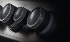 Napoleon Rogue SE 425 Edelstahl Gasgrill Mit Sizzle Zone Und Heckbrenner - Modell 2023 -Rosle Grills Geschaft Napoleon Rogue SE Drehknoepfe 5