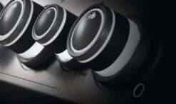 Napoleon Rogue SE 625 Gasgrill, Schwarz Mit Gussrosten, Sizzle Zone Und Heckbrenner - Modell 2023 -Rosle Grills Geschaft Napoleon Rogue SE Drehknoepfe beleuchtet 2