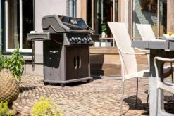 Napoleon Rogue XT 525 Gasgrill - All Black - Mit Sizzle Zone - Modell 2023 -Rosle Grills Geschaft Napoleon Rogue XT 525 Gasgrill mit Sizzle Zone Lifestyle03
