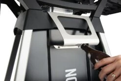 Napoleon TravelQ PRO285 Kompakt Gasgrill Schwarz Mit Untergestell - Modell 2023 -Rosle Grills Geschaft Napoleon TravelQ Pro285 Untergestell Flaschenoeffner