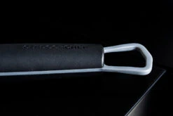 Outdoorchef Trichter Reinigungsset Für EASY FLIP Trichter -Rosle Grills Geschaft Outdoorchef Schaber Detail Griff 1