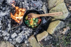 Petromax Gusseiserne Kasserolle Mit Deckel Kr1 19 Petromax Gusseiserne Kasserolle Mit Deckel Kr1 -Rosle Grills Geschaft Petromax Kasserolle Gemuese zubereiten kr1