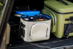 Petromax Kühltasche 8 Liter / Sandfarben 7 Petromax Kühltasche 8 Liter / Sandfarben -Rosle Grills Geschaft Petromax Kuehltasche 8Liter sand Lifestyle