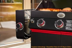 Rösle Videro G3-S VARIO+ Schwarz Gasgrill - FC Bayern Edition - Inkl. FC Bayern Abdeckhaube, Barbecue Grillzange Und Burgerpresse -Rosle Grills Geschaft Roesle FC Bayern Grill Videro G3 S klappbare Seitenablage 1